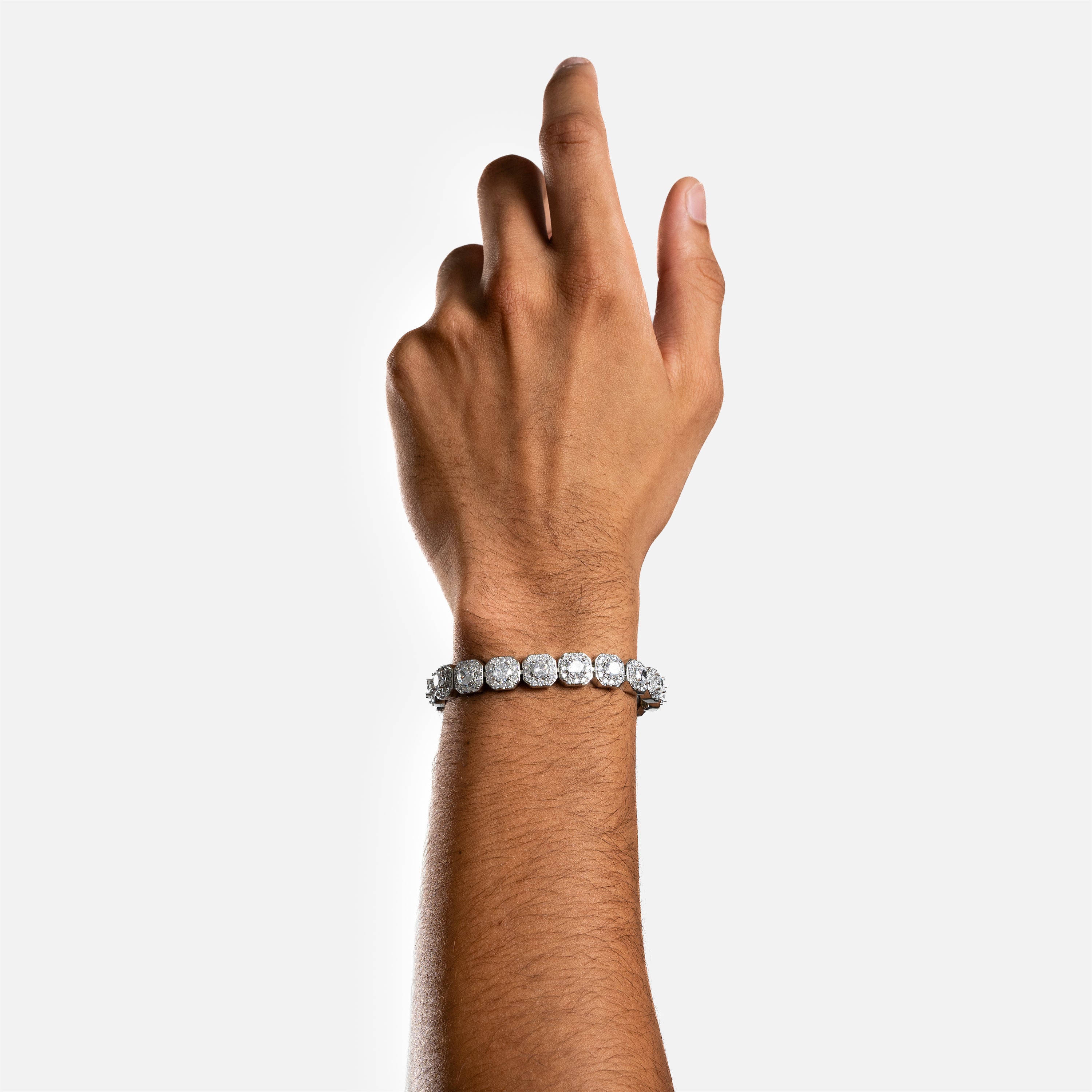 Array - Ezüst karkötő férfiaknak és nőknek, díszítve cirkónia kövekkel, ródium bevonattal. Csepp-álló kivitel, ideális esőben és edzéshez. Ékszer, divatékszer. Unisex. Vastag lánc. Hiphop. Elegáns, alkalmi. Férfi ékszer. Unisex ékszer. Férfi karkötő. Ajándék férfi karkötő.